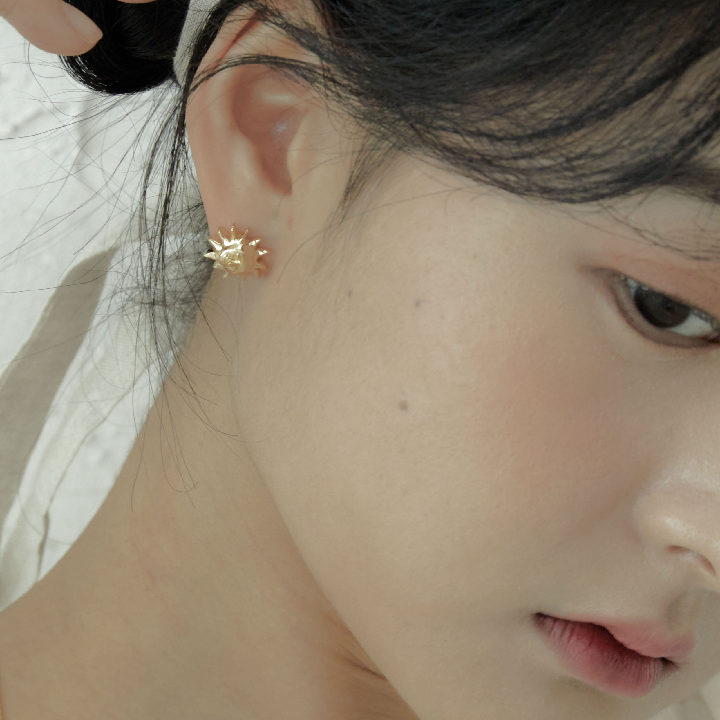 sunface mini earring